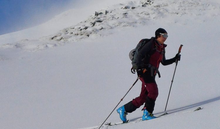 Rocío Hurtado probando la colección Ski Tour de The North Face