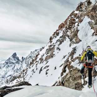 La evolución del material ha permitido bajar valiosos gramos en el equipo habitual de un alpinista