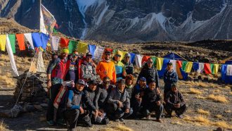 Miembros de la expedición invernal al Annapurna liderada por Álex Txikon (Foto: Andrés Navamuel).