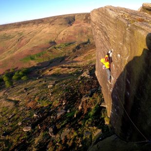 Filip Babicz en 'Appointment with death' E9 6c en Wimberry Rocks (Foto: F. Babicz).