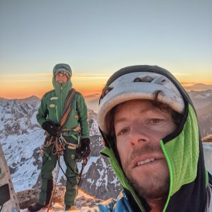 Silvan Schüpbach y matteo Della Bordella, en la cima del Piz Badile.