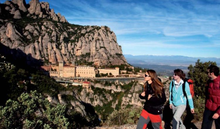 El macizo de Montserrat es el punto fuerte del Geoparque de la Cataluña Central. Su sigular composición desvela alguno de los procesos geológicos que han dibujado el relieve actual de la península Ibérica.  (ACT / Daniel Juliá)