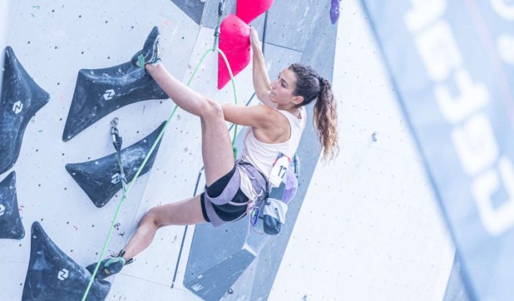 Uxia Bohorque en la Copa de España de Escalada de Dificultad de Vilanova i la Geltrú 2023 (Foto: Javi Pec).