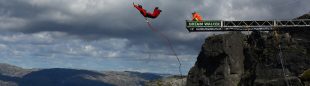 Carlos Torija salta en el Kjerag (Noruega)  (Foto: Dream Walker)