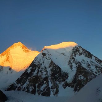El Gasherbrum I invernal en una foto que nos envía Denis Urubko.