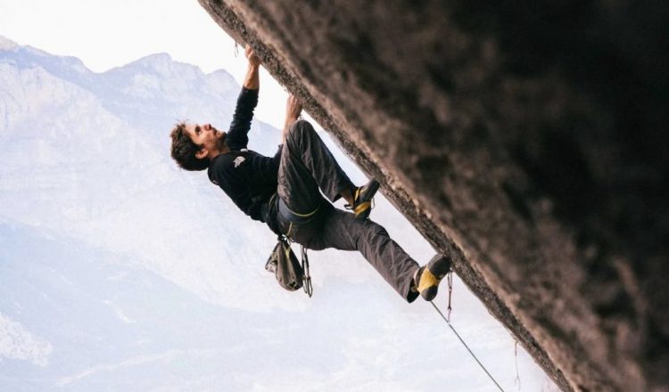 Stefano Ghisolfi en 'Excalibur' 9b+ de Arco (Foto: Marco Erspamer).