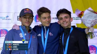 Podio masculino del preolímpico europeo de Laval 2023, con Toby Roberts (1º), Alberto Ginés (2º) y Sam Avezou (3º) (Foto: IFSC).