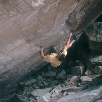 Simon Lorenzi en 'Alphane' 9A de Chironico (Foto: Gilles Charlier).