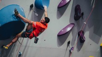 Alberto Ginés en el Campeonato del Mundo de Dificultad de Berna 2023 (Foto: Lena Drapella/IFSC).