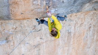 Alex Megos en 'Sleeping lion' 9b de Siurana (Foto: Marco Zanone).