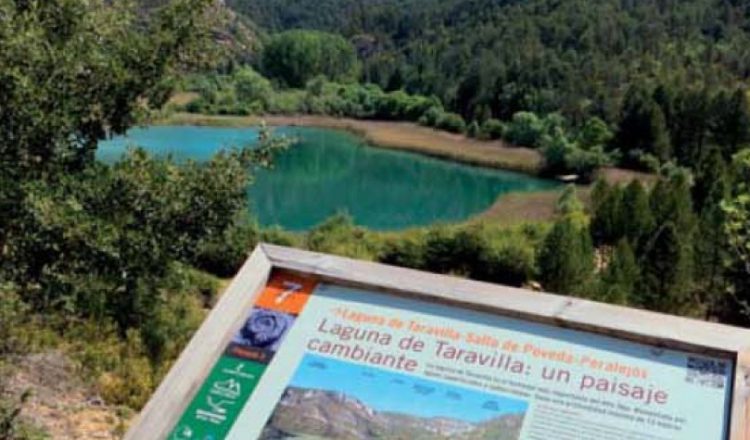 La laguna de Taravilla es uno de los muchos rincones curiosos del Geoparque de Molina - Alto Tajo  (Dioni Serrano)