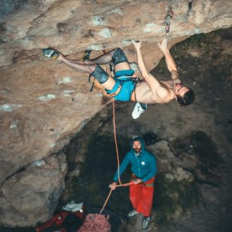 Adam Ondra en 'El Gran Bellanco' 8c+/9a de Montanejos (Foto: Petr Chodura/Jan Verner).