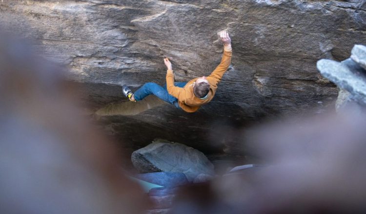 Jakob Schubert en 'Alphane' 9A de Chironico (Foto: @misha.p_photography).