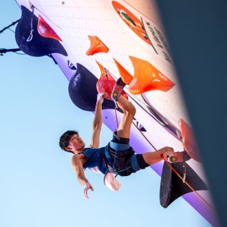 Sorato Anraku en la Copa del Mundo de Dificultad 2023 en Briançon. Foto: Jan Virt / IFSC.