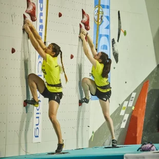 @leslier@leslieromeroclimb (izq.) en la prueba de velocidad de Innsbruckomeroclimb en la prueba de volocidad de Innsbruck